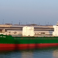 Atomschiff Link Star im Hamburger Hafen
