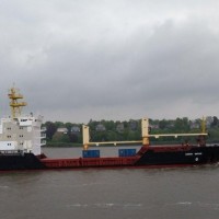 Kapitan Mironov mit Atomfracht in Hamburg